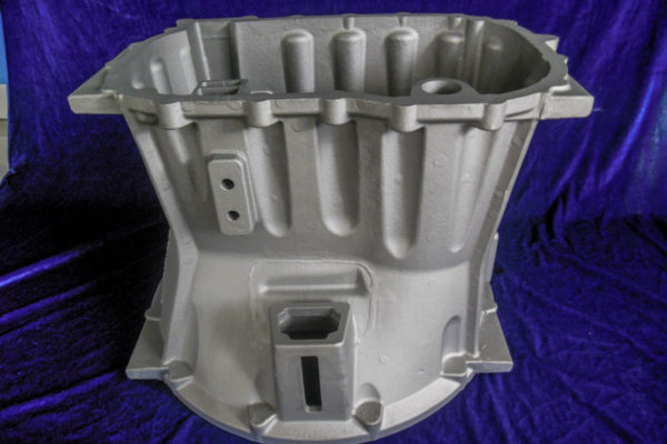 Commercial vehicle gearbox clutch housing